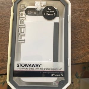 New iPhone 5 white stowaway case